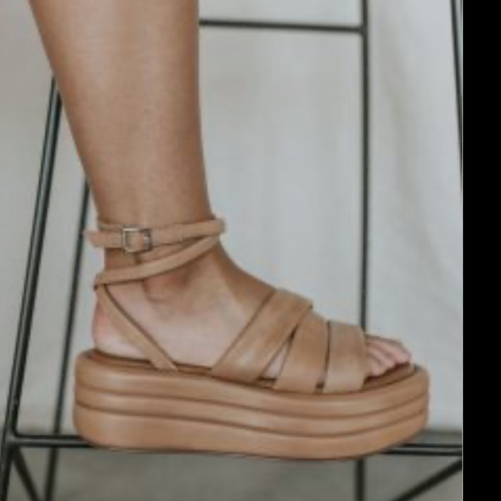FREE PEOPLE Harper Leather Platform Sandals in Lion SZ: 37